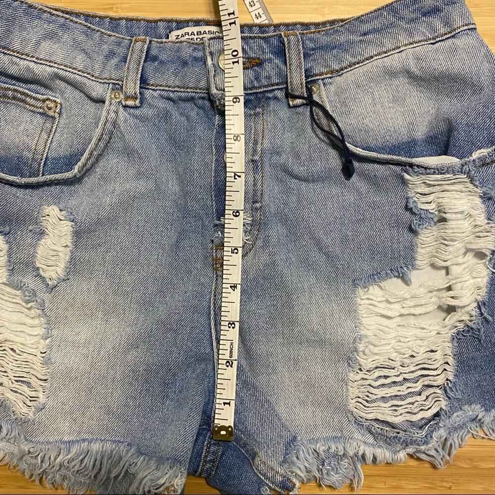 Zara Distressed Exposed Button Fly High Rise - Picture 8 of 8